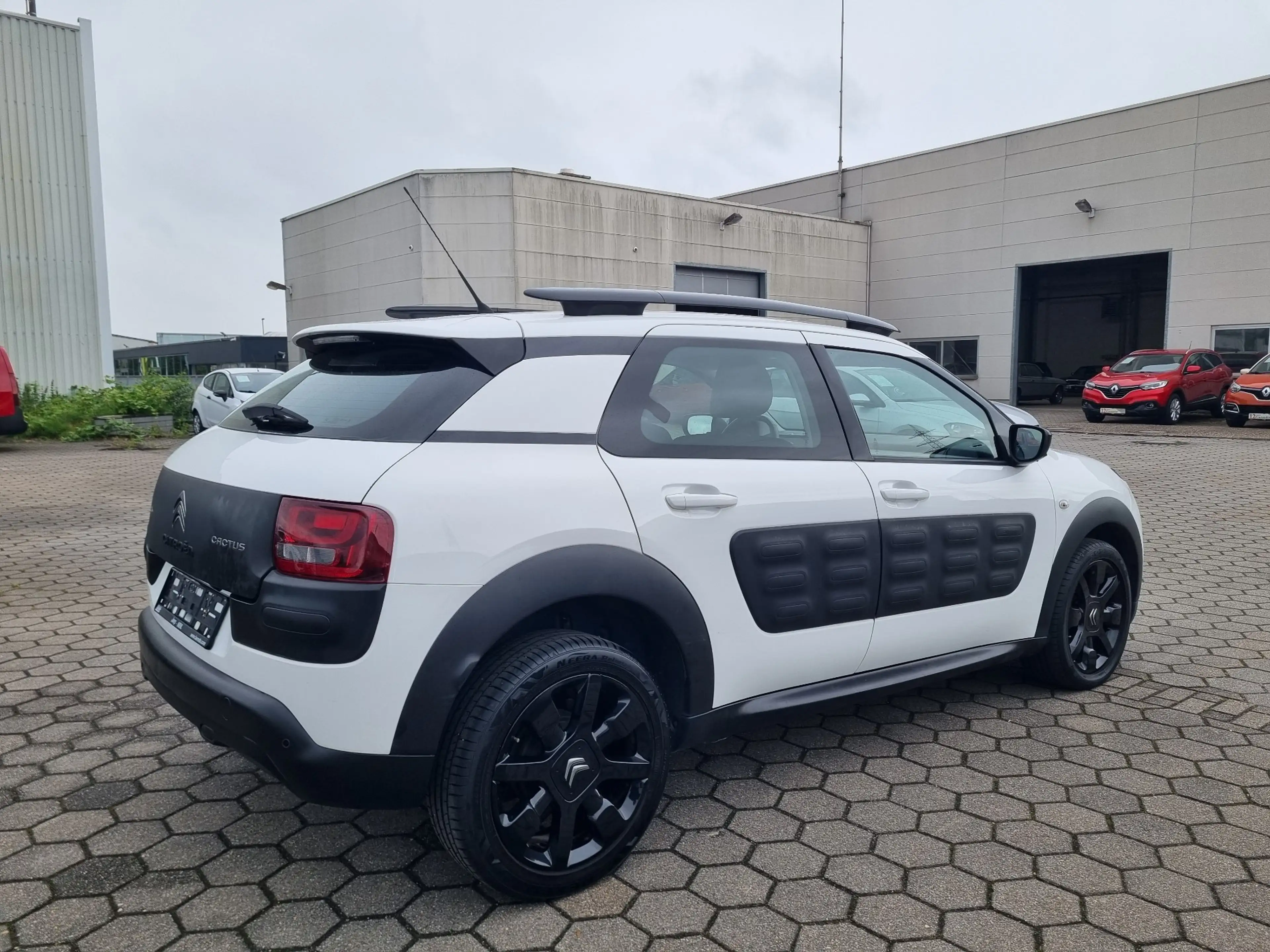 Citroen C4 Cactus BlueHDi Feel Edition"1.Hand"Lückenl.Citroen S-Heft — photo 3