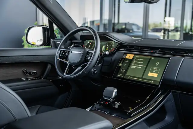 Land Rover Range Rover Sport view 10
