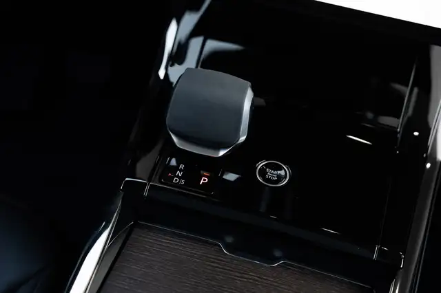 Land Rover Range Rover Sport view 15