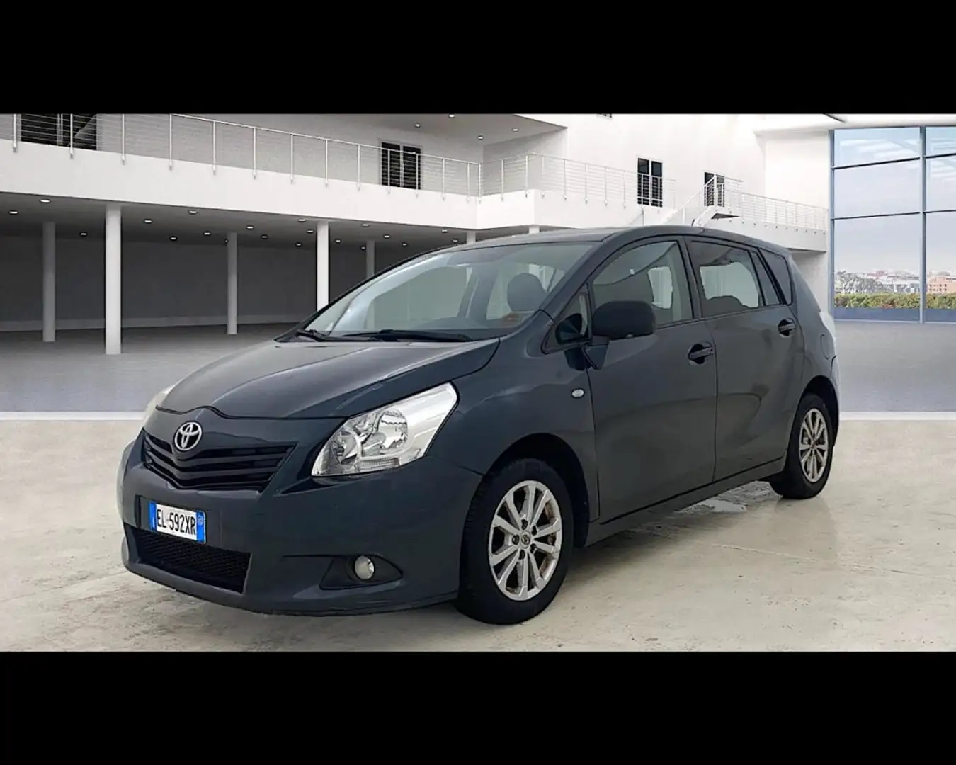 Toyota Verso 2.0d Active c/navi s/t.pan. 7p.ti mt Negru - 1