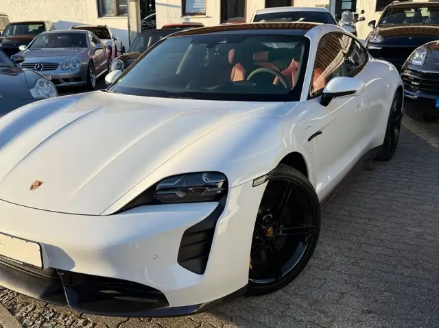 Porsche Taycan TURBO S *EXKLUSV*APPROVED*SERVICE NEU*