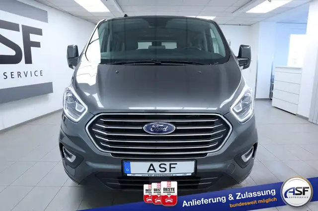 Ford Tourneo Custom view 3