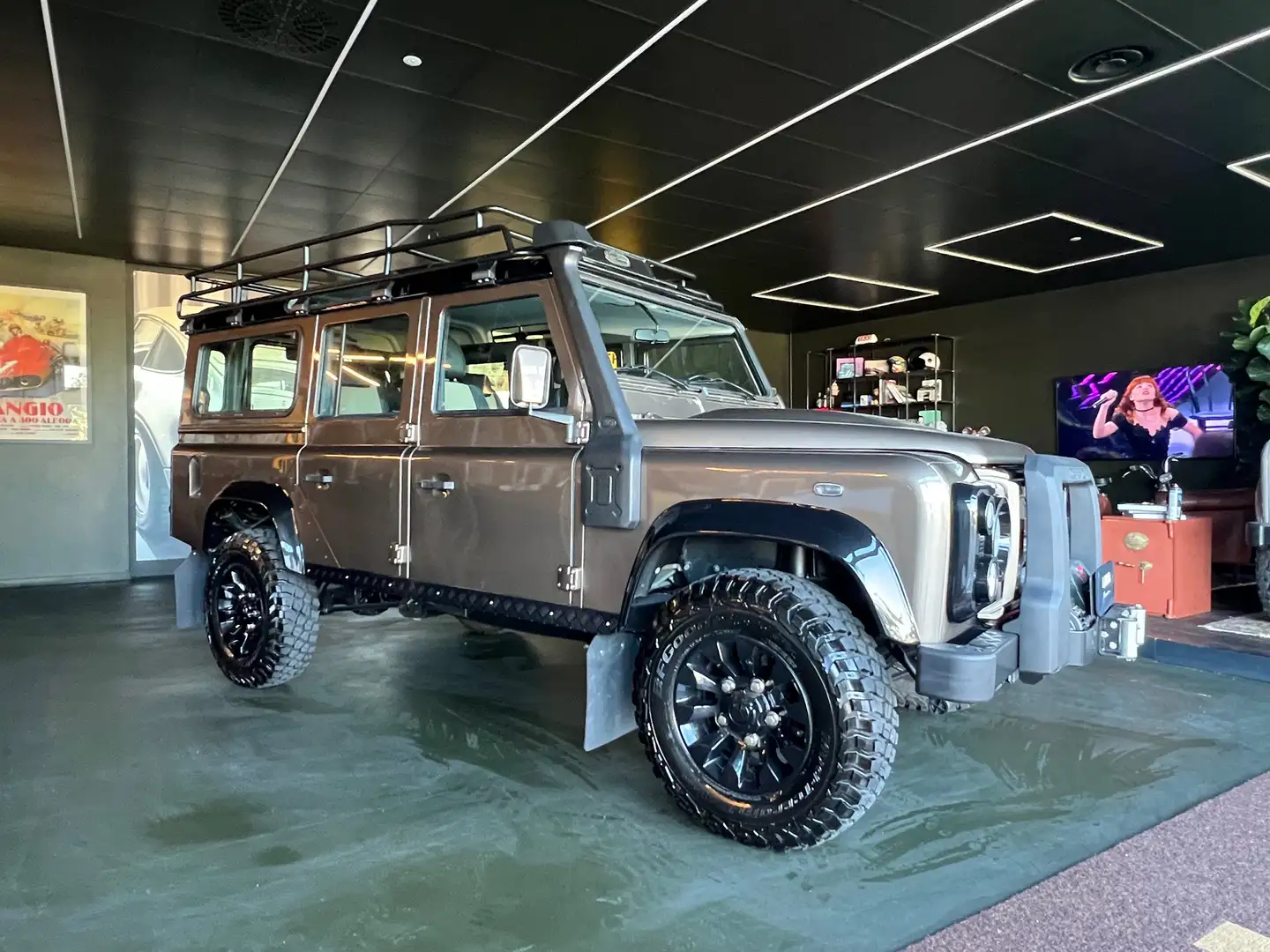 Land Rover Defender 110 2.4 TD 4 -Limited ED. NARA BRONZE- Bruin - 2