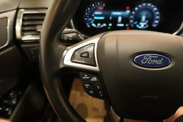 Ford Mondeo view 27