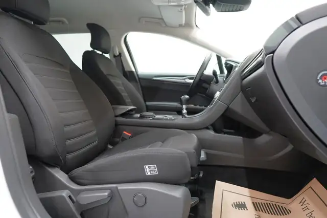 Ford Mondeo view 21