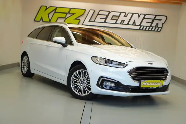 Ford Mondeo view 3