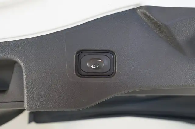 Ford Mondeo view 19