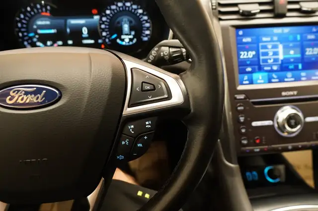 Ford Mondeo view 28