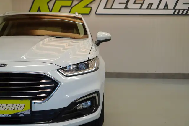 Ford Mondeo view 10