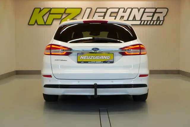 Ford Mondeo view 5