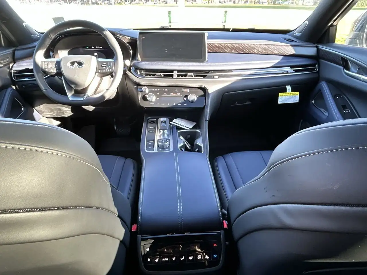 Infiniti QX60 снимка Infiniti QX60