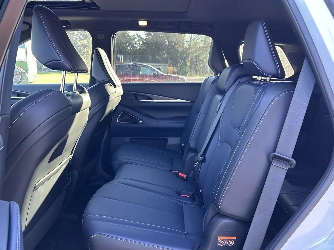 Infiniti QX60 снимка Infiniti QX60