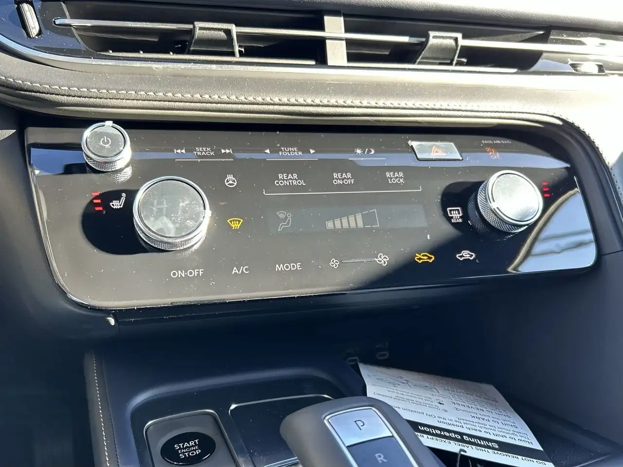 Infiniti QX60 снимка Infiniti QX60