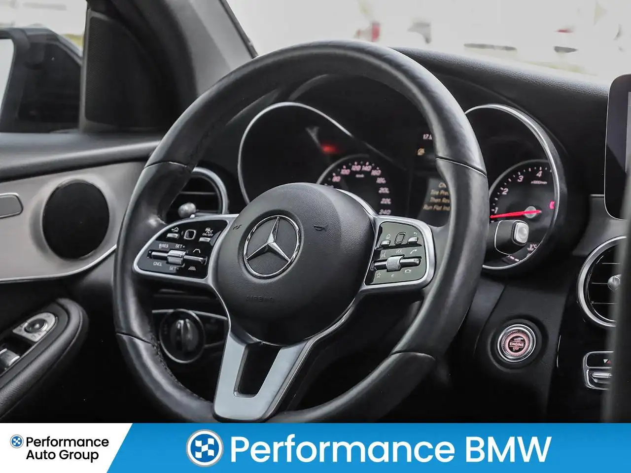 Mercedes-Benz GLC снимка Mercedes-Benz GLC