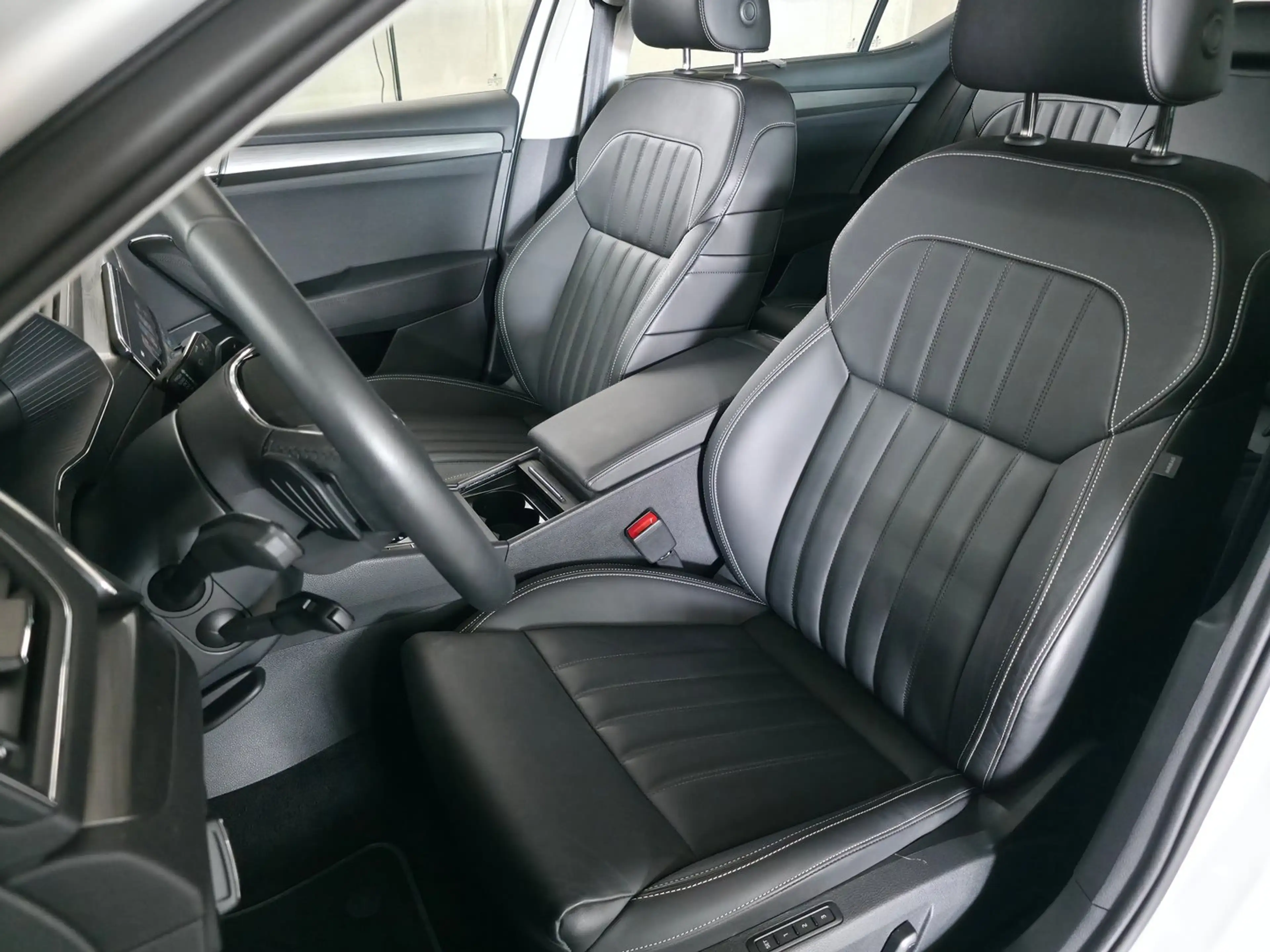 Skoda Superb Style TDI DSG — photo 14