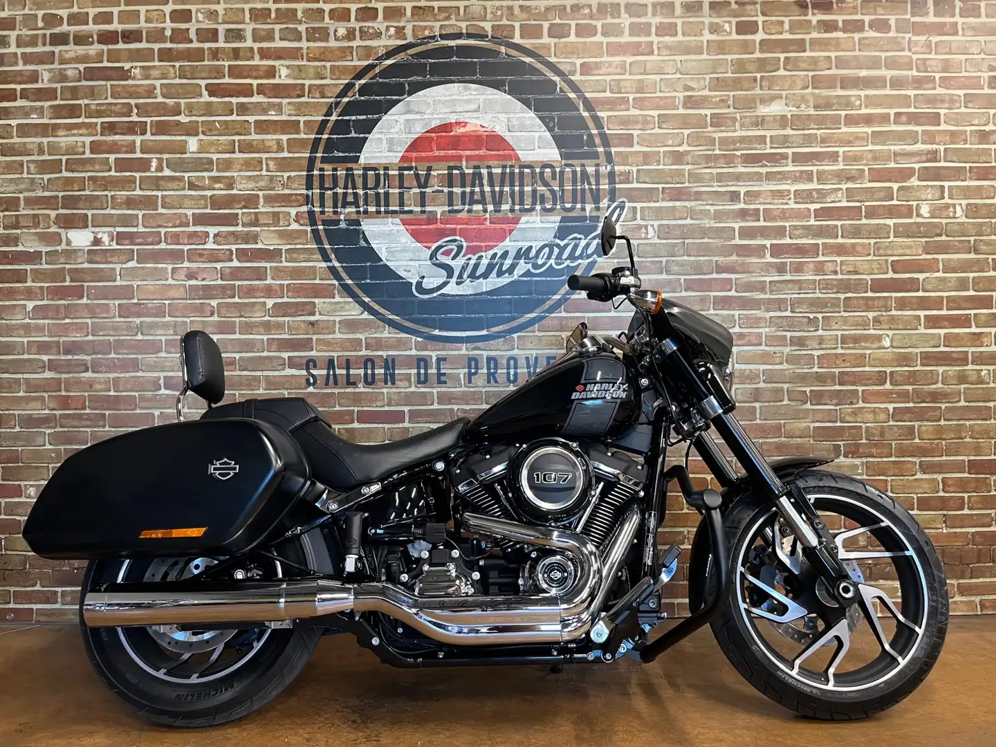 Harley-Davidson Sport Glide - 1