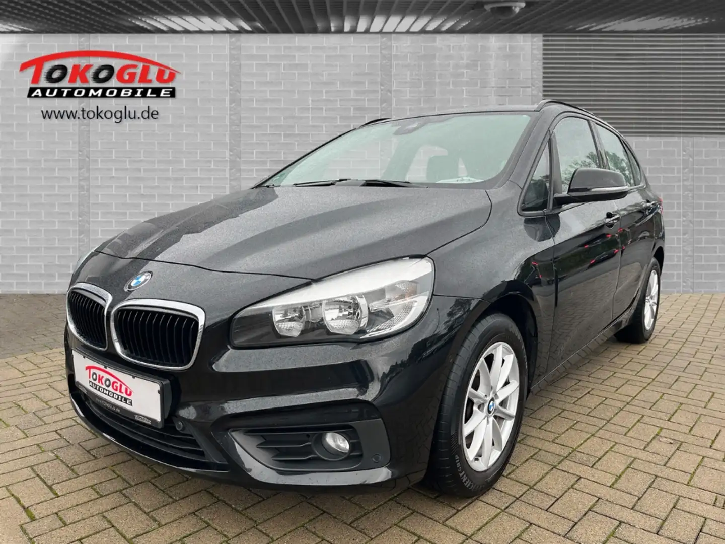 BMW 218 Active Tourer i Park-Assistent Navi Mehrzonenklima Schwarz - 2
