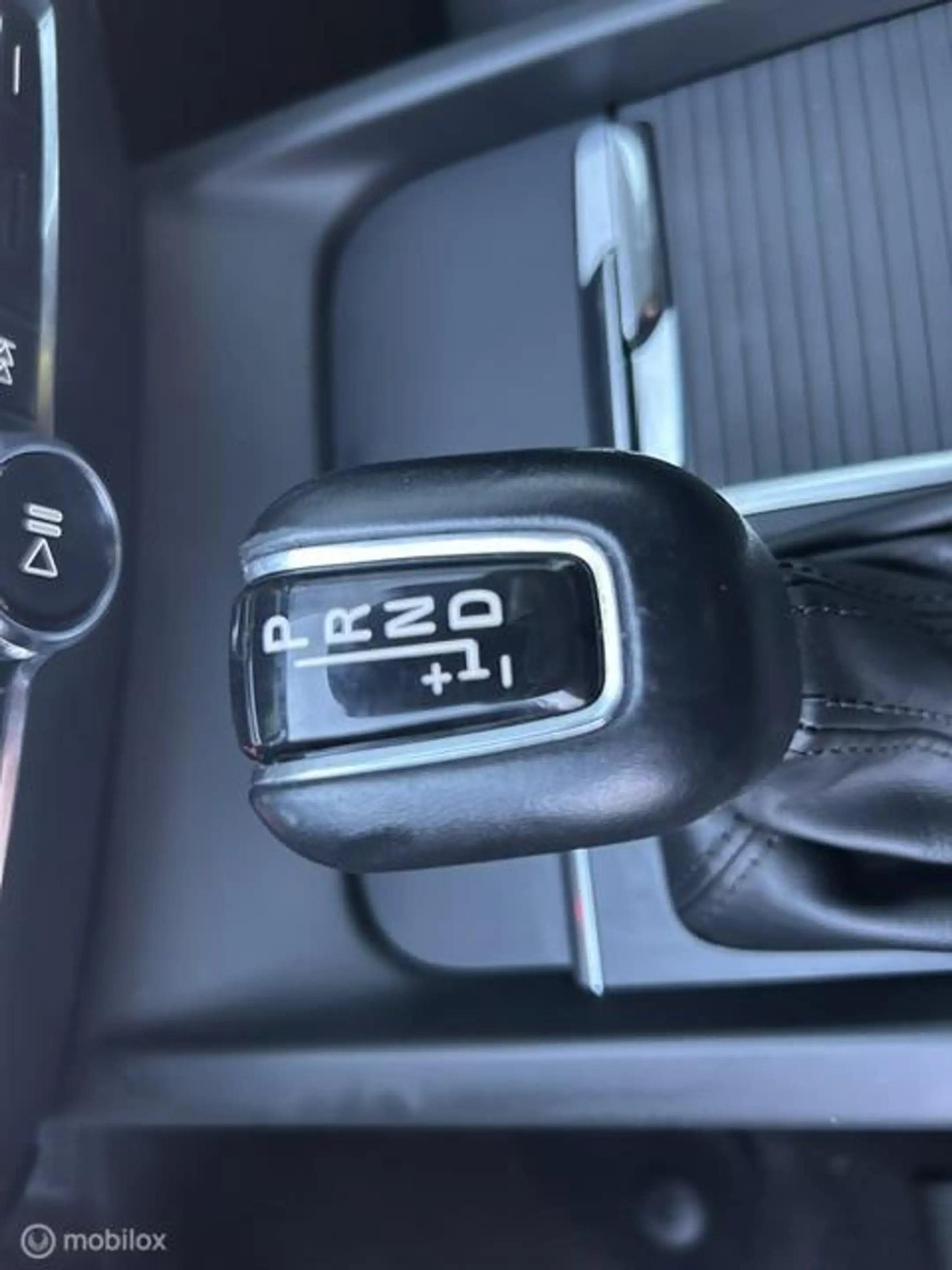 Volvo V60 2.0 D3 * AUTOMAAT * NAVIGATIE * ELECTRISCHE A KLEP — photo 5