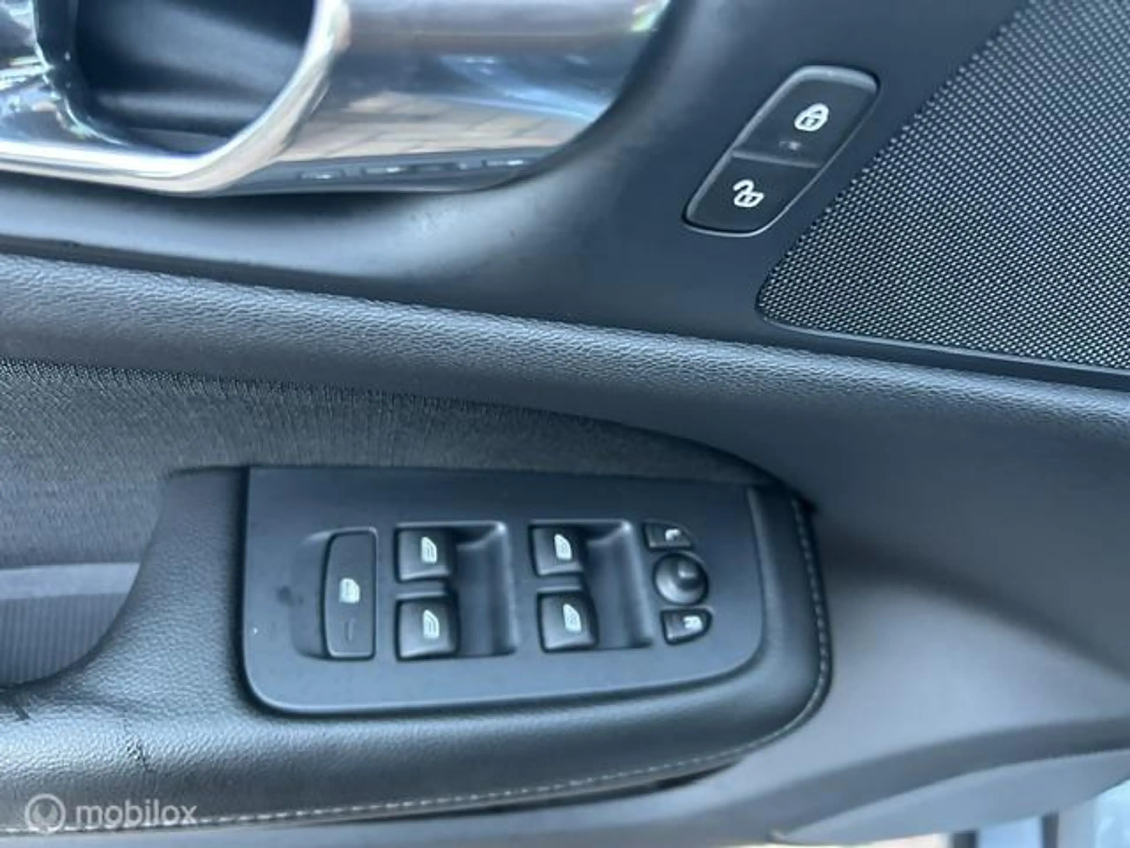 Volvo V60 2.0 D3 * AUTOMAAT * NAVIGATIE * ELECTRISCHE A KLEP — photo 15