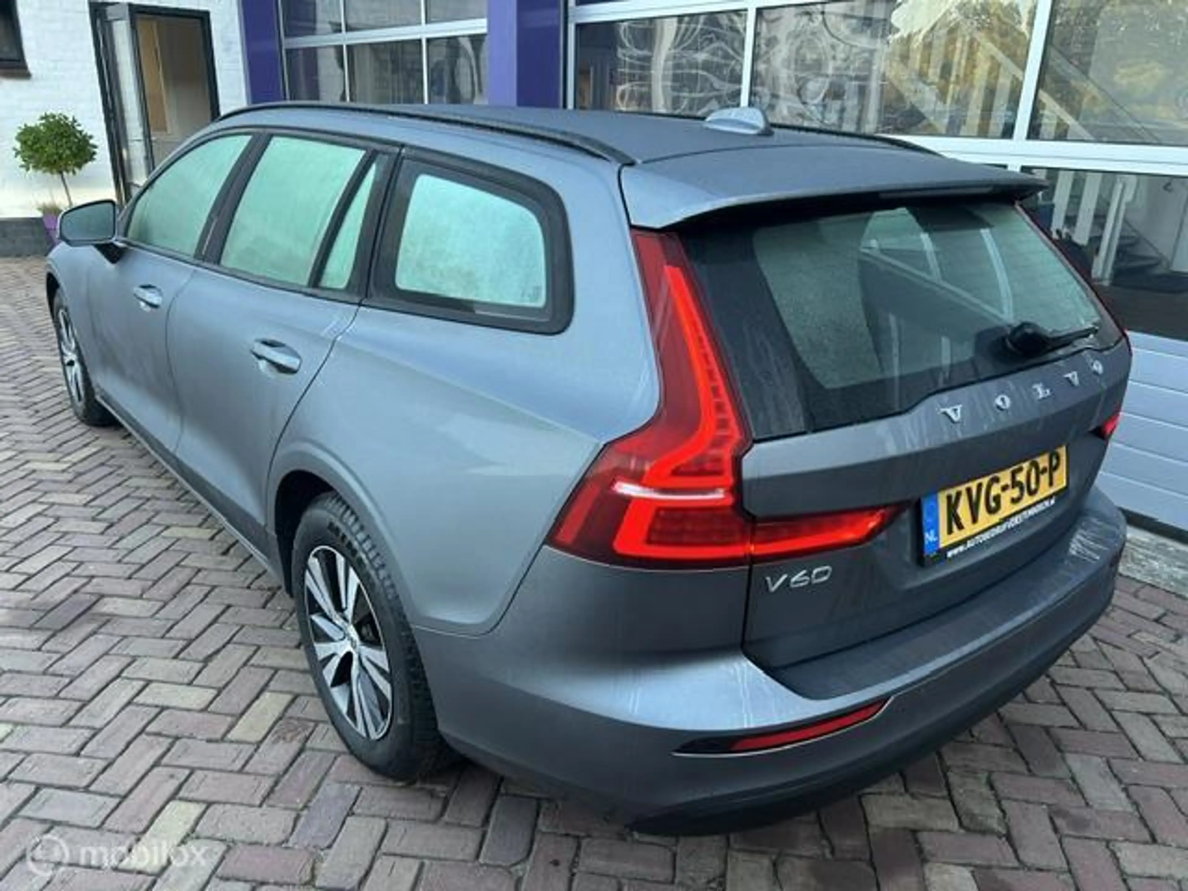 Volvo V60 2.0 D3 * AUTOMAAT * NAVIGATIE * ELECTRISCHE A KLEP — photo 7