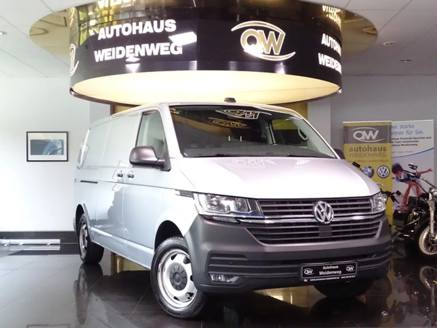 Volkswagen T6.1 Transporter Lang DSG ACC Navi Cam PDC SHZ Gümüş rengi - 1
