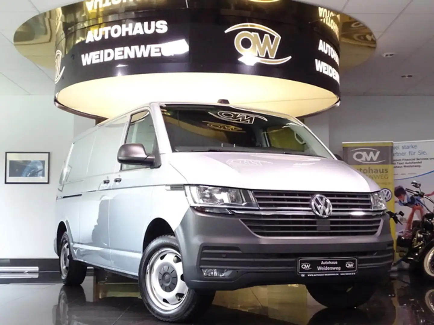 Volkswagen T6.1 Transporter Lang DSG ACC Navi Cam PDC SHZ Gümüş rengi - 2