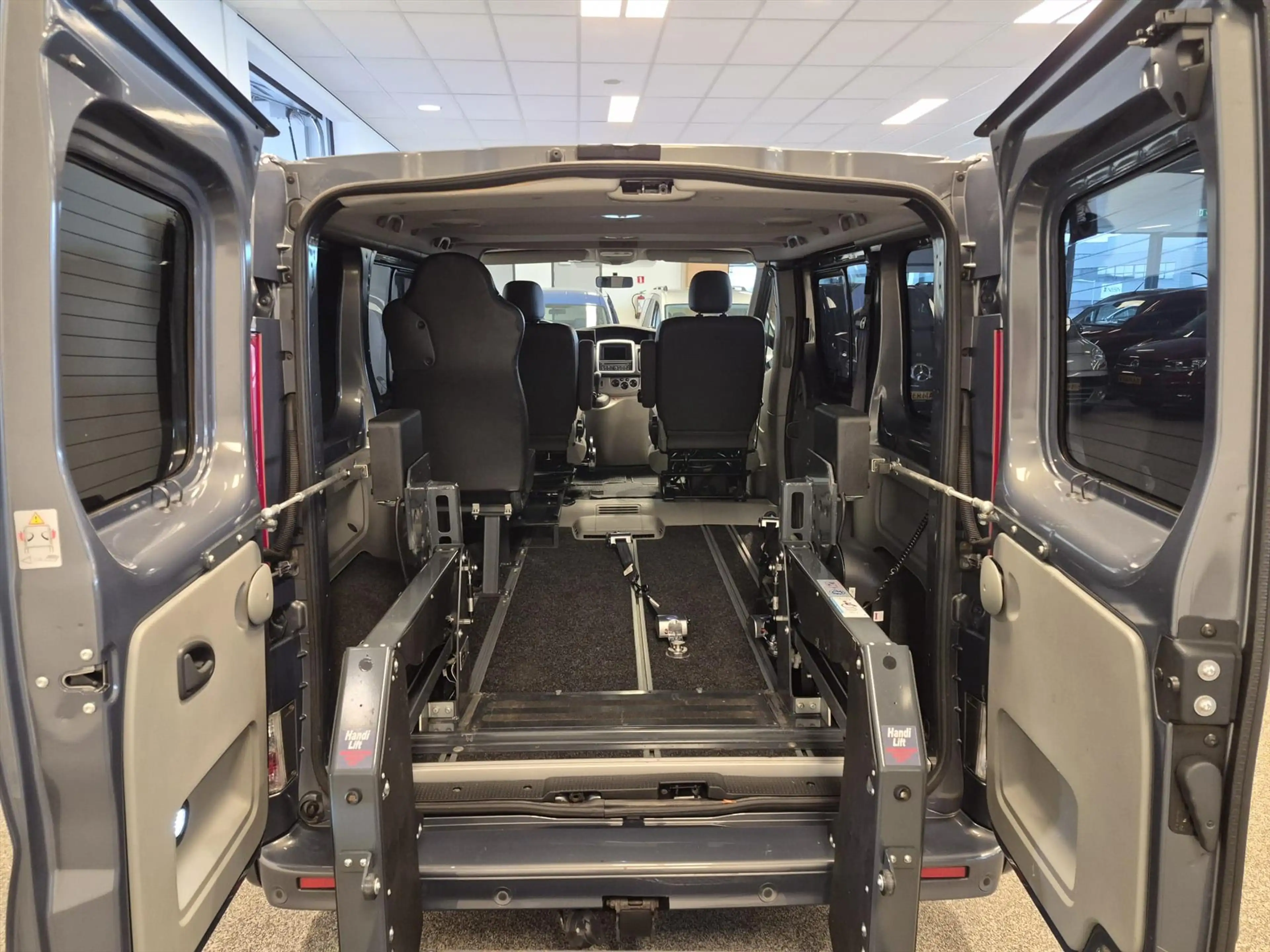 Renault Trafic L1H1 Rolstoelbus Automaat Zelfrijder — photo 5