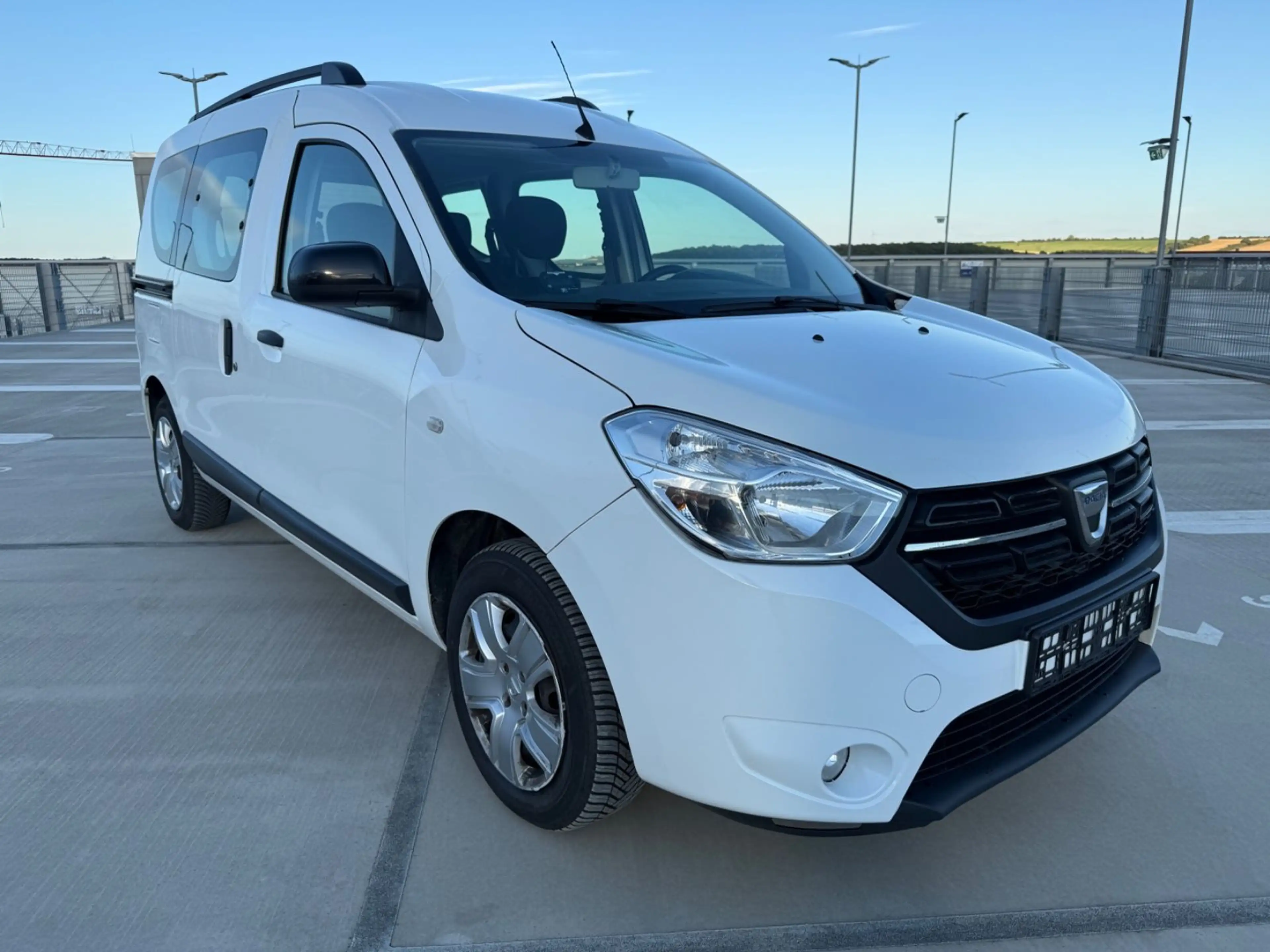 Dacia Dokker Comfort KLIMA NAVI PDC TEMPOMAT — photo 14