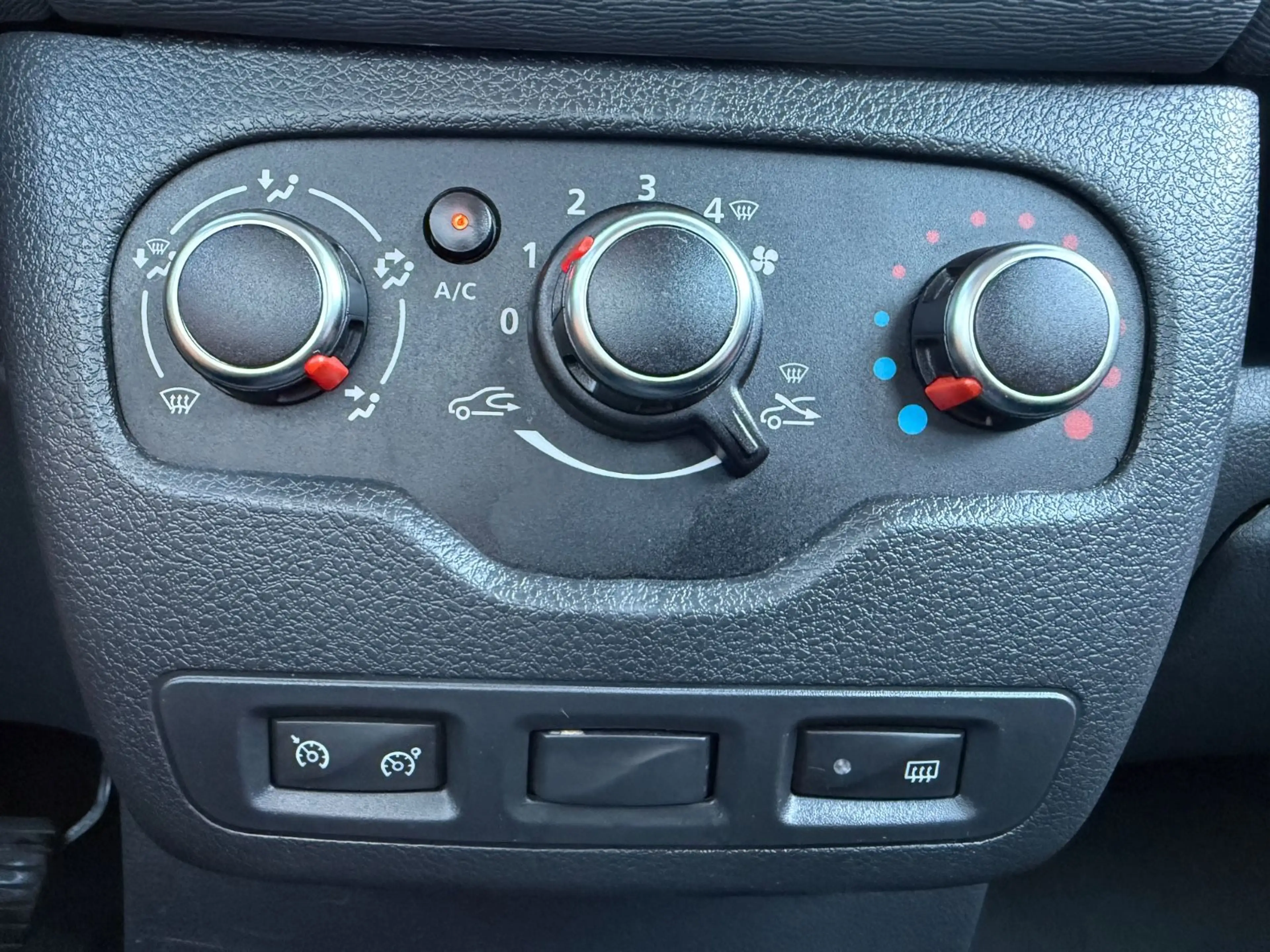 Dacia Dokker Comfort KLIMA NAVI PDC TEMPOMAT — photo 11