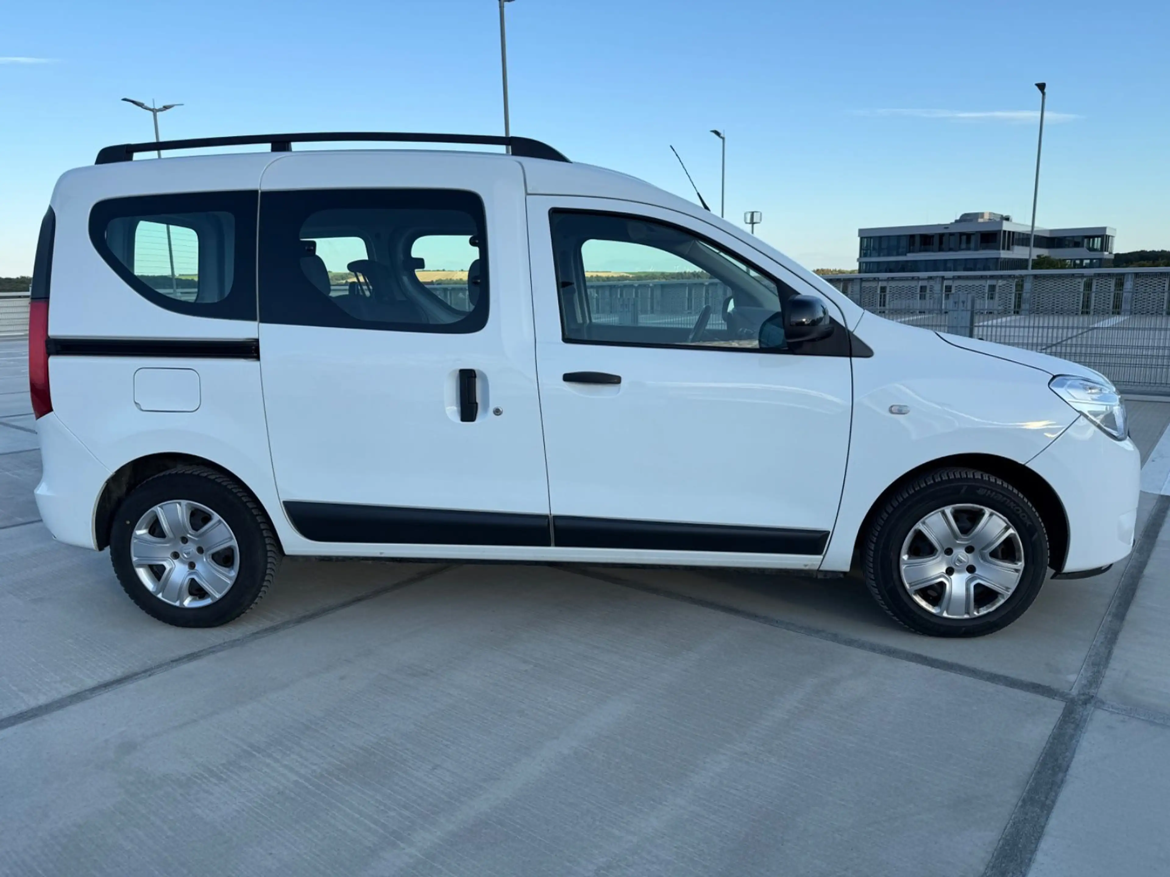 Dacia Dokker Comfort KLIMA NAVI PDC TEMPOMAT — photo 15