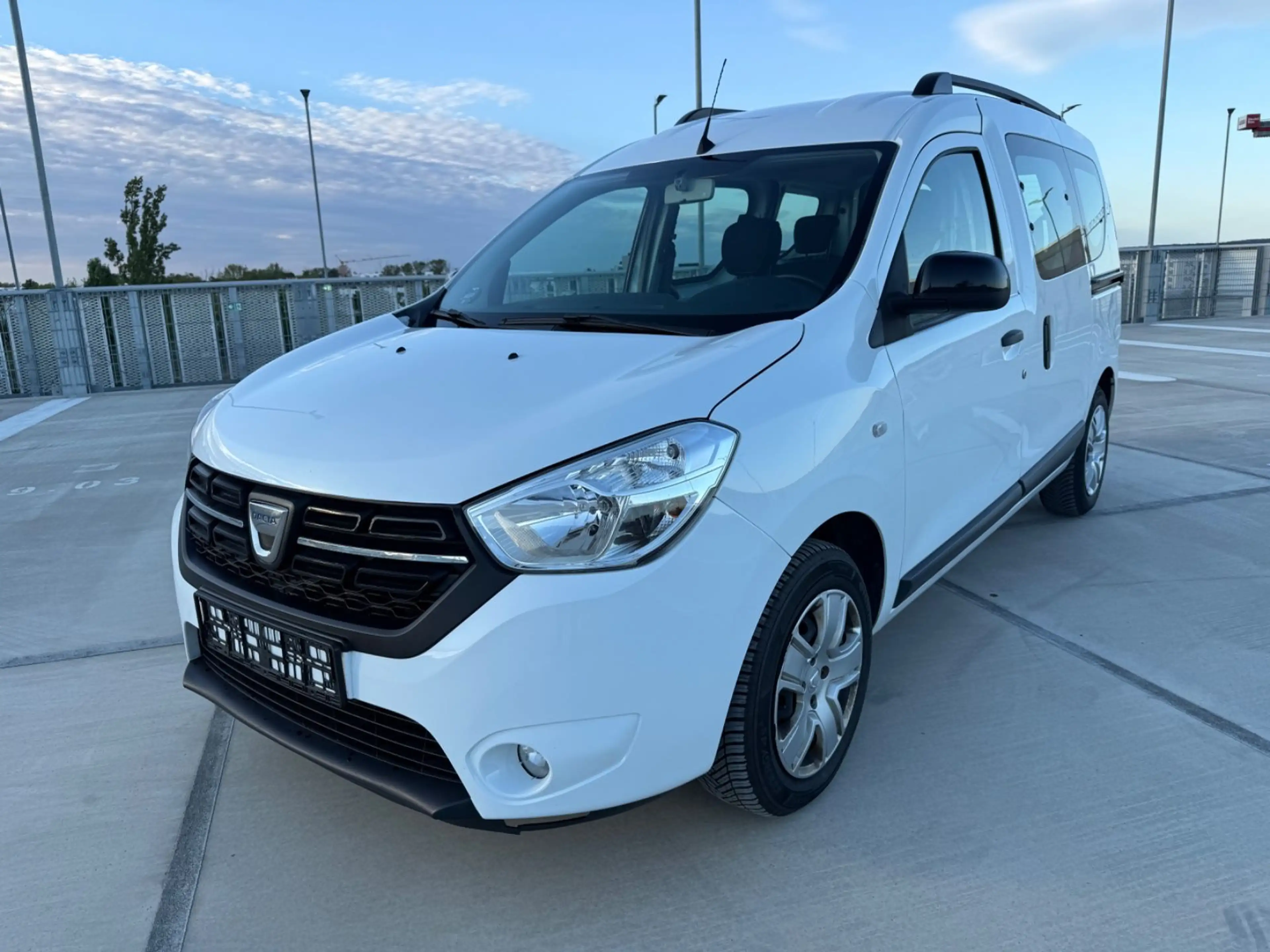 Dacia Dokker Comfort KLIMA NAVI PDC TEMPOMAT