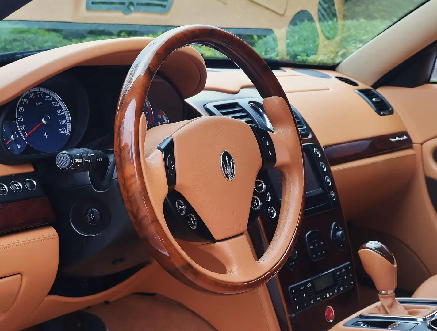 Maserati Quattroporte 4.2 Executive GT ZF-Automaat Grijs - 2