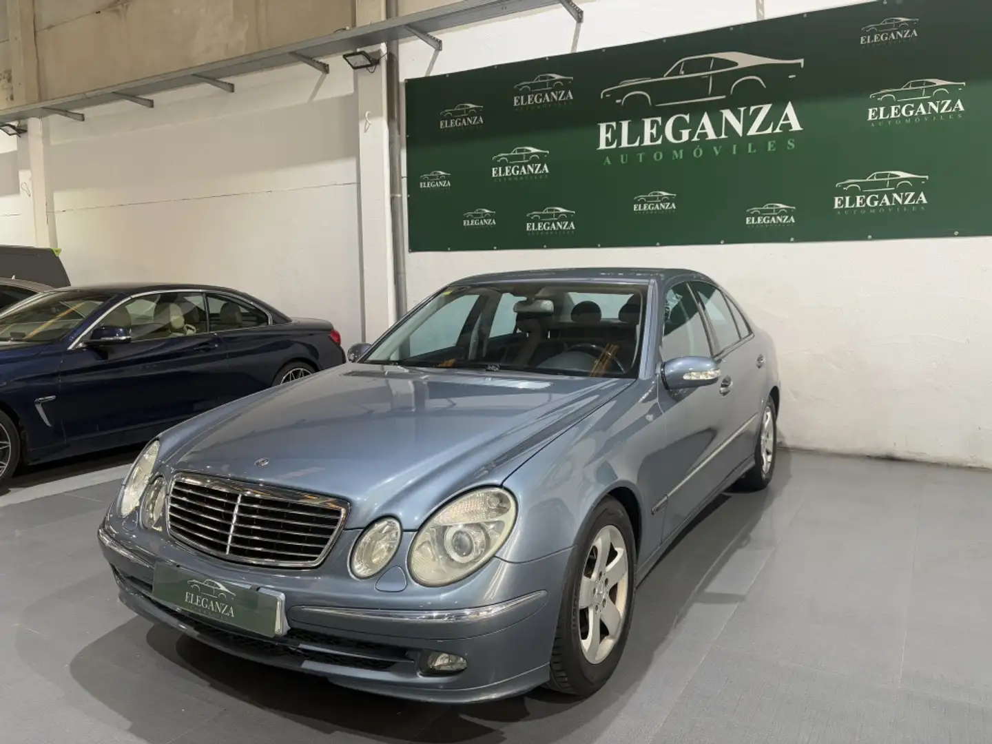 Mercedes-Benz E 320 CDI Blau - 1