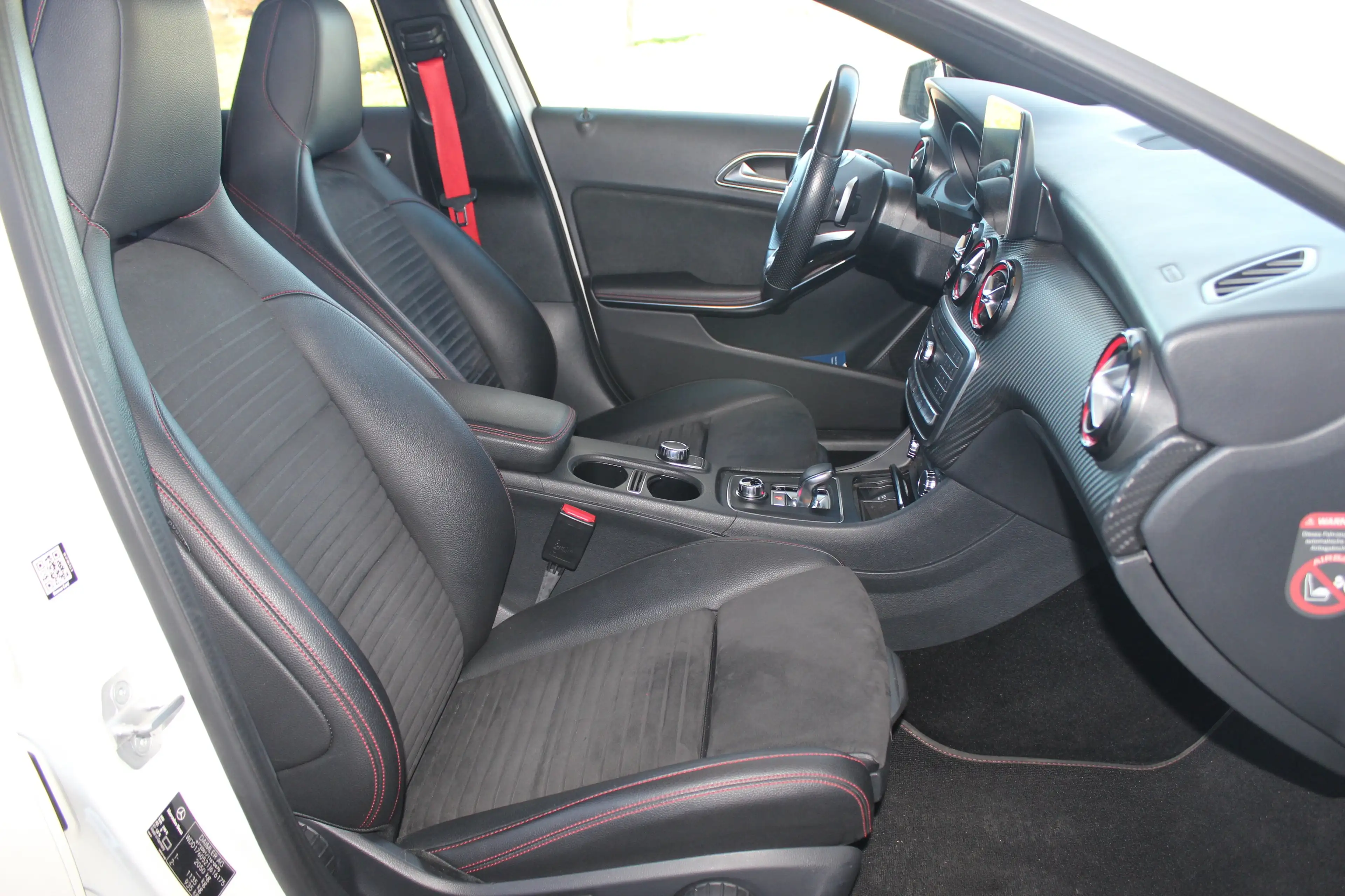 Mercedes-Benz A 45 AMG A 45 AMG: Winter&Sommerräder, Scheckh., Designo — photo 8