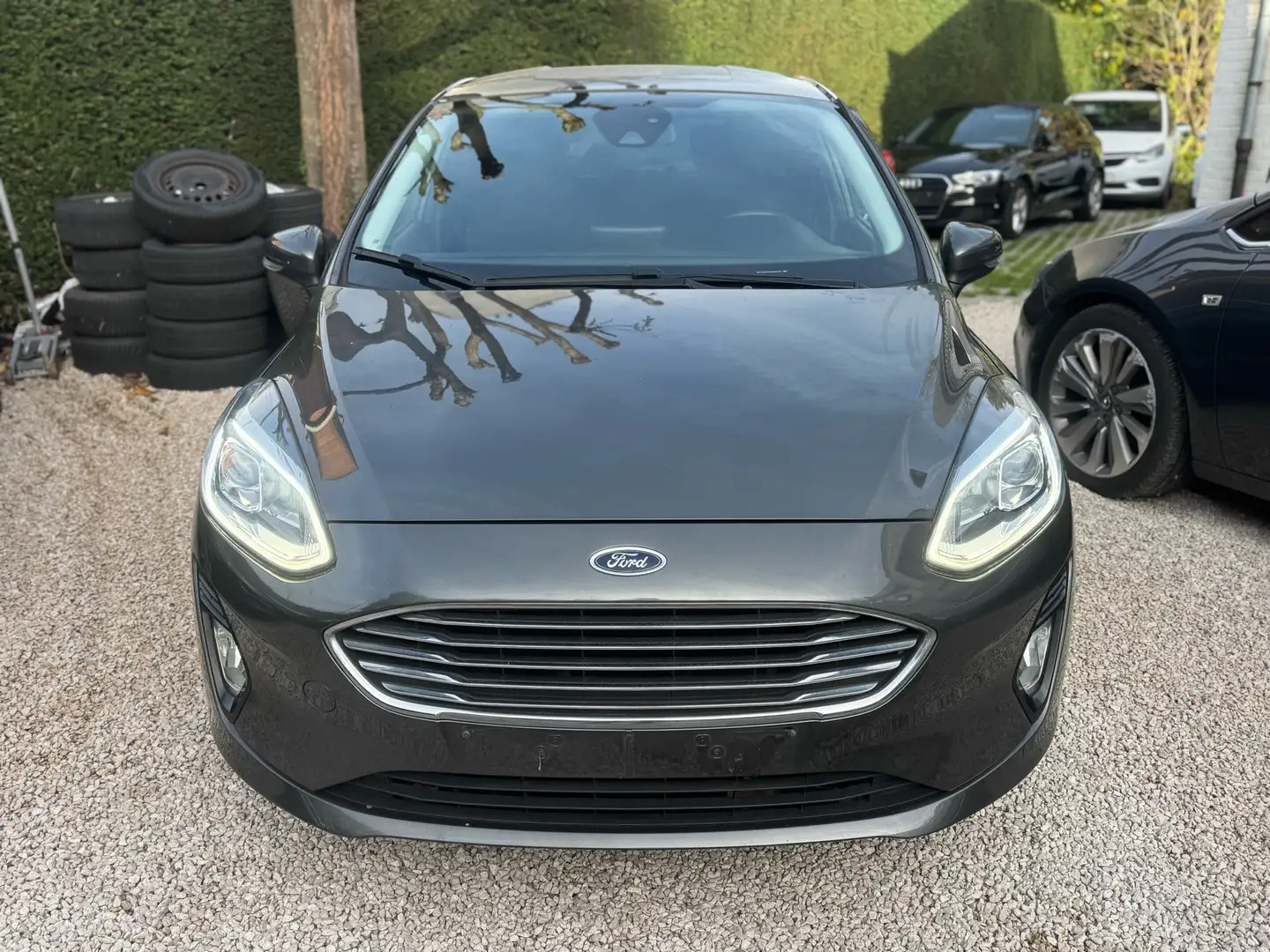 Ford Fiesta 1.0 EcoBoost Aut. Titanium - Carplay - LED - GARNT Grijs - 1