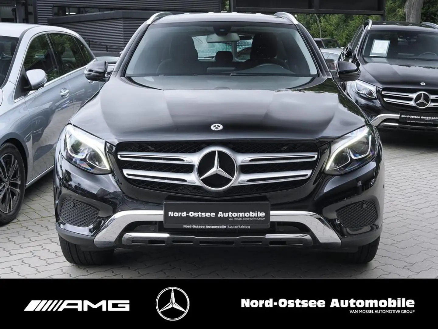 Mercedes-Benz GLC 250 4M  AHK LED KAMERA NAVI SITZHZG TEMPO Negru - 2