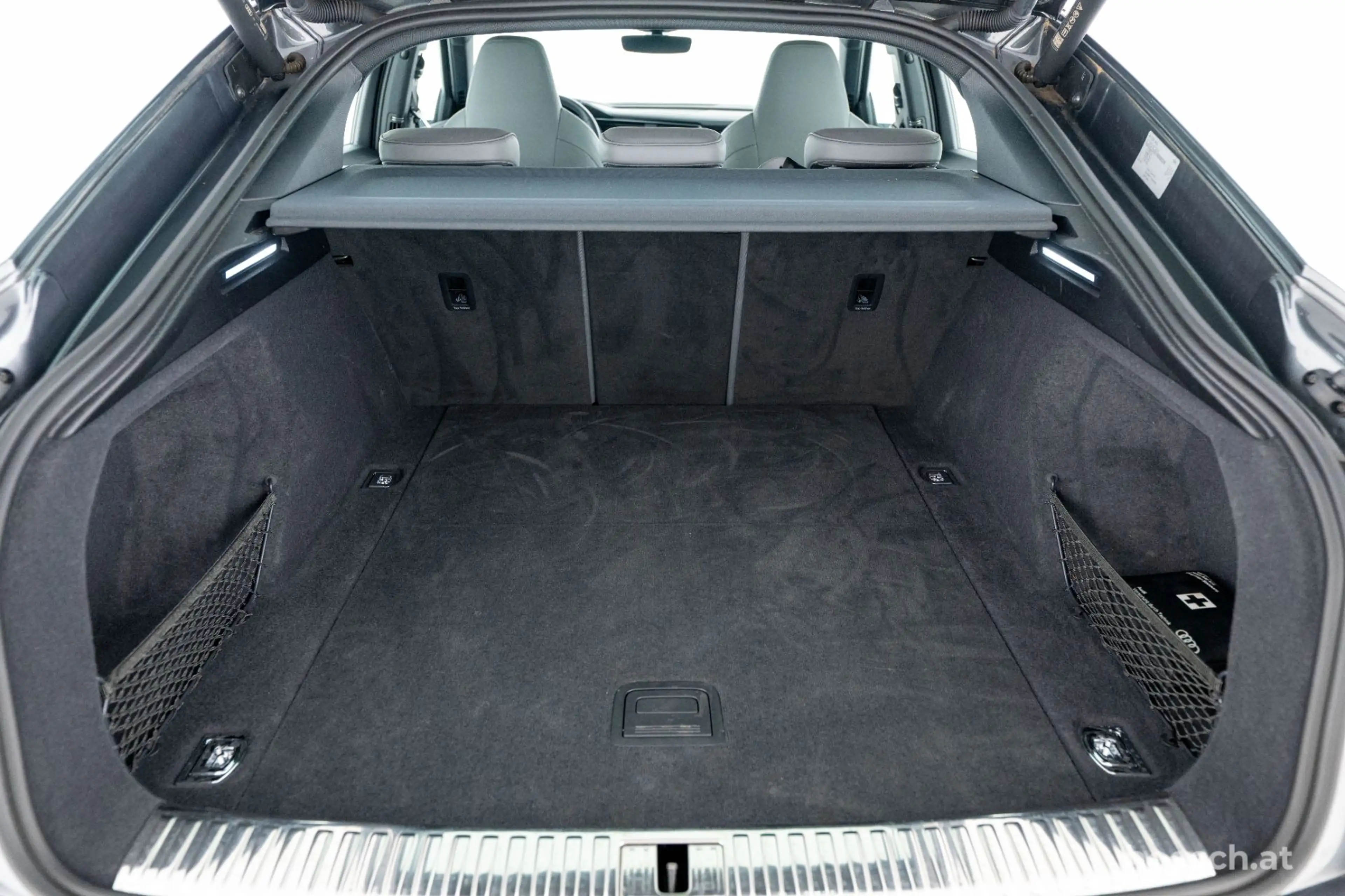 Audi Q8 e-tron 55 SB quattro 2x S-LINE DIGITAL SOFTCLOSE LEDER — photo 8