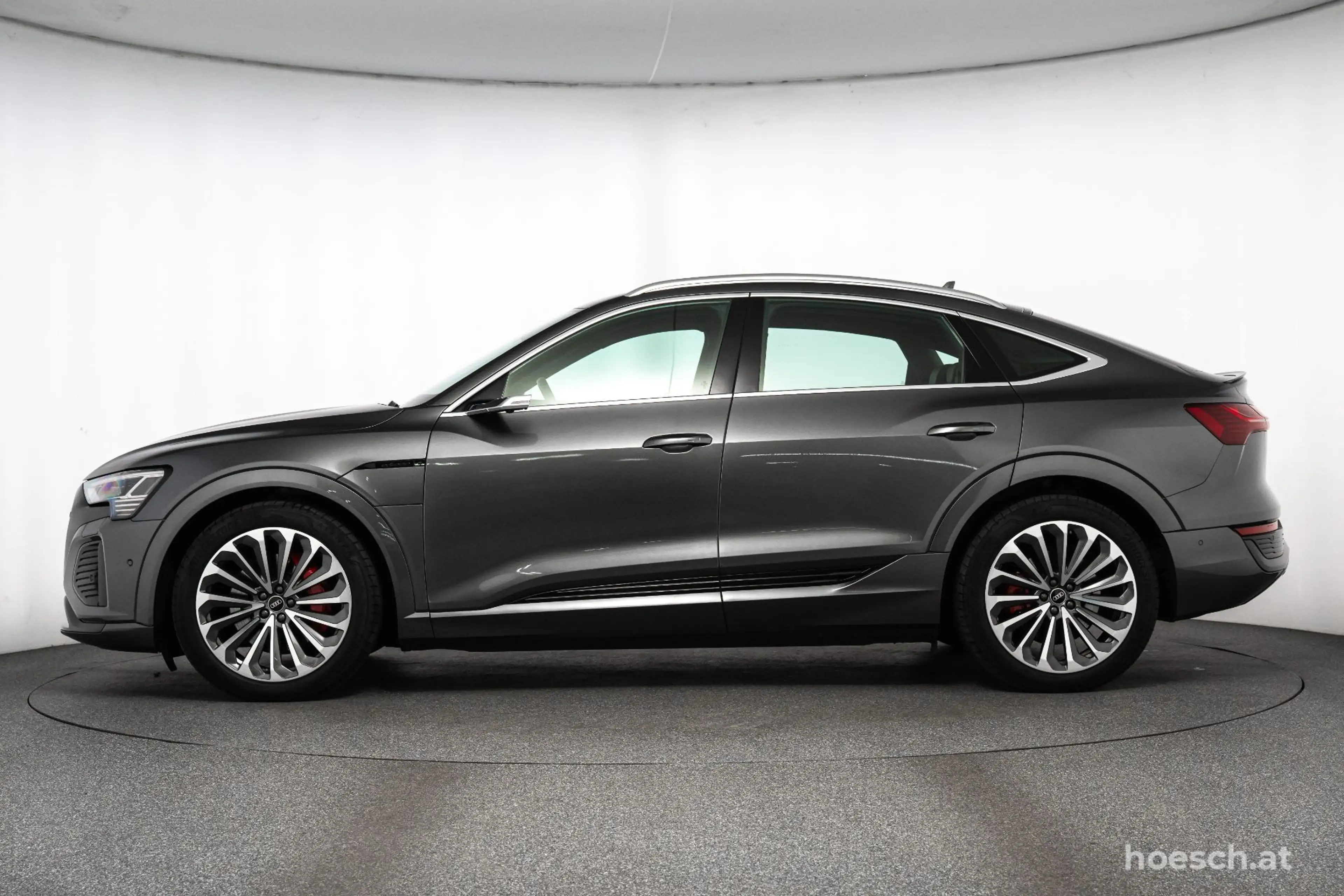Audi Q8 e-tron 55 SB quattro 2x S-LINE DIGITAL SOFTCLOSE LEDER — photo 3