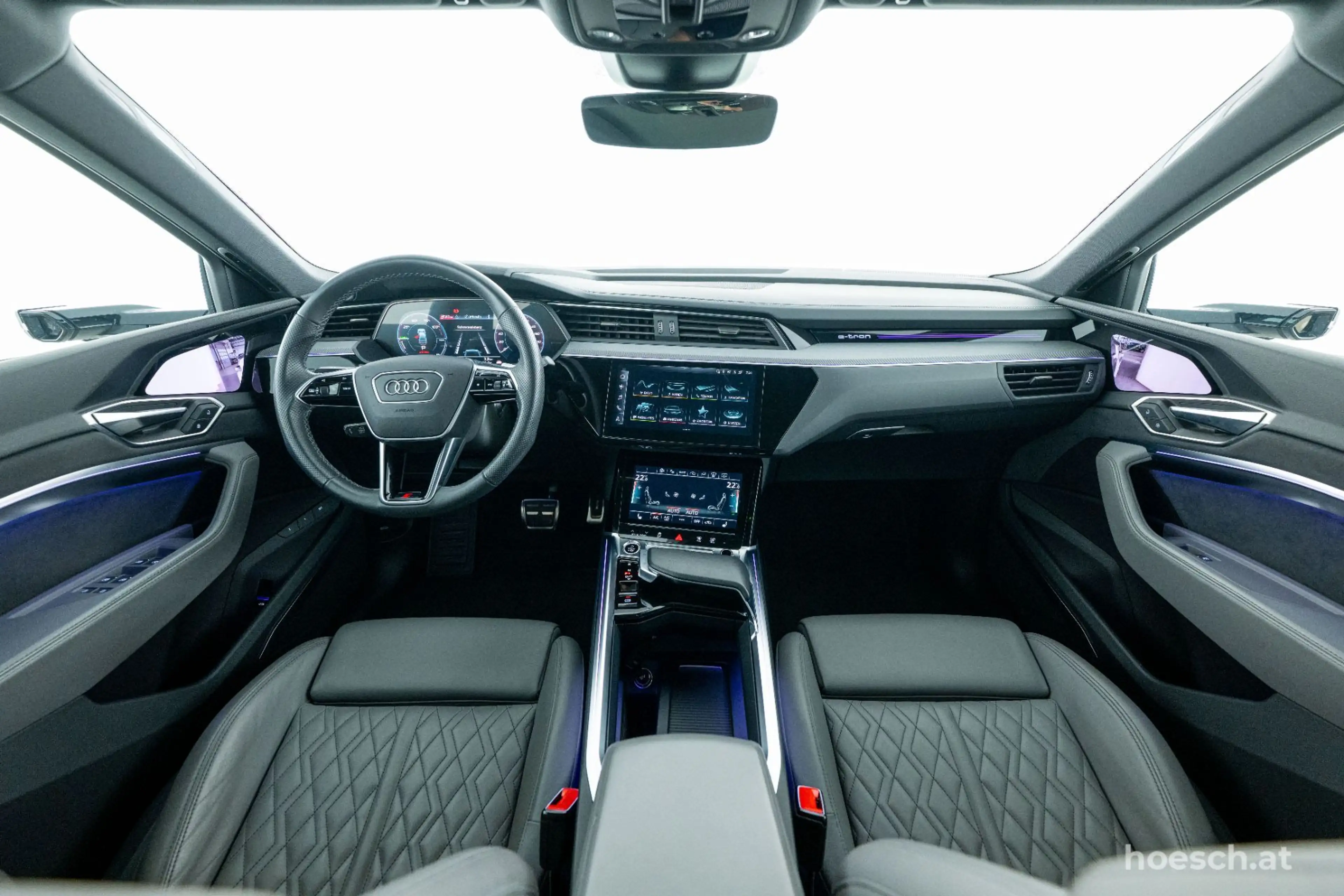 Audi Q8 e-tron 55 SB quattro 2x S-LINE DIGITAL SOFTCLOSE LEDER — photo 5