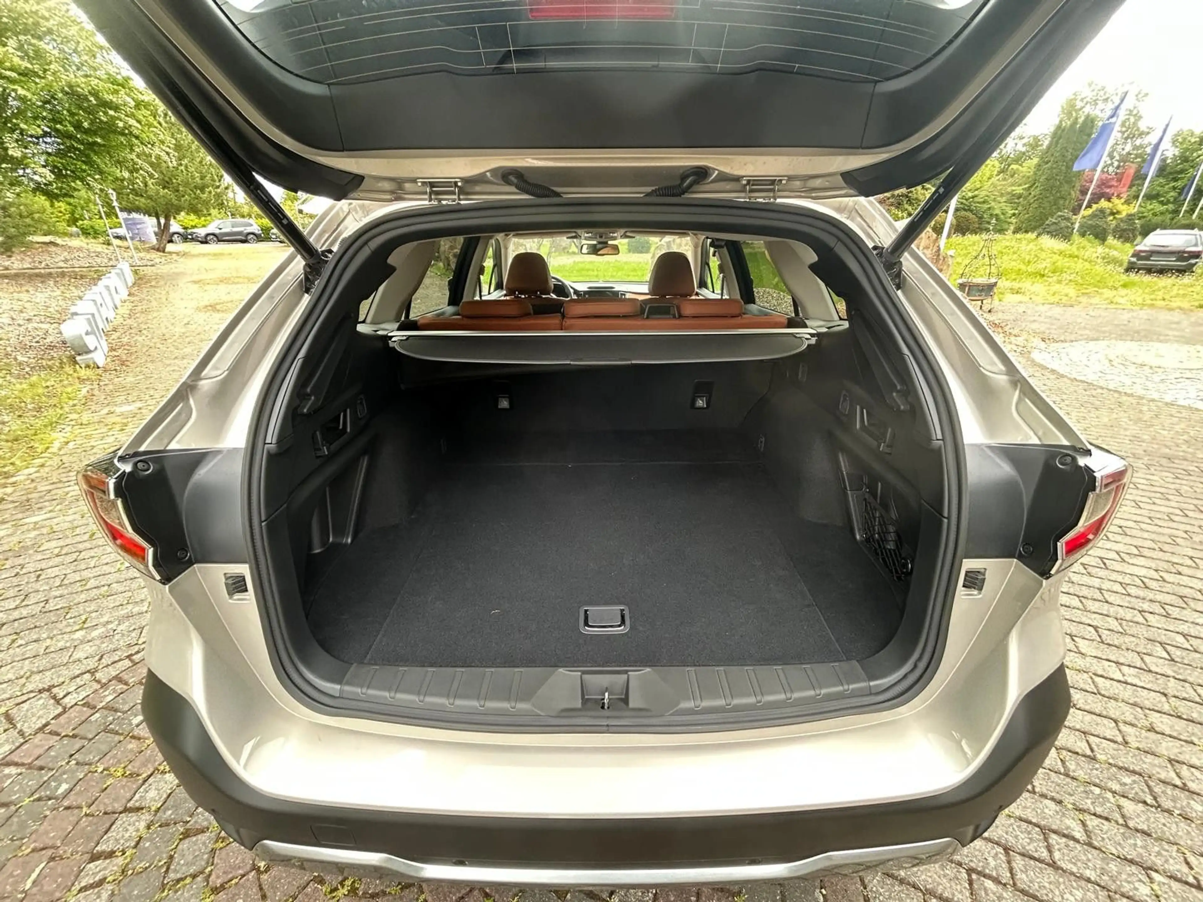 Subaru OUTBACK 2.5i Platinum Lineartronic Modell 2025 — photo 13