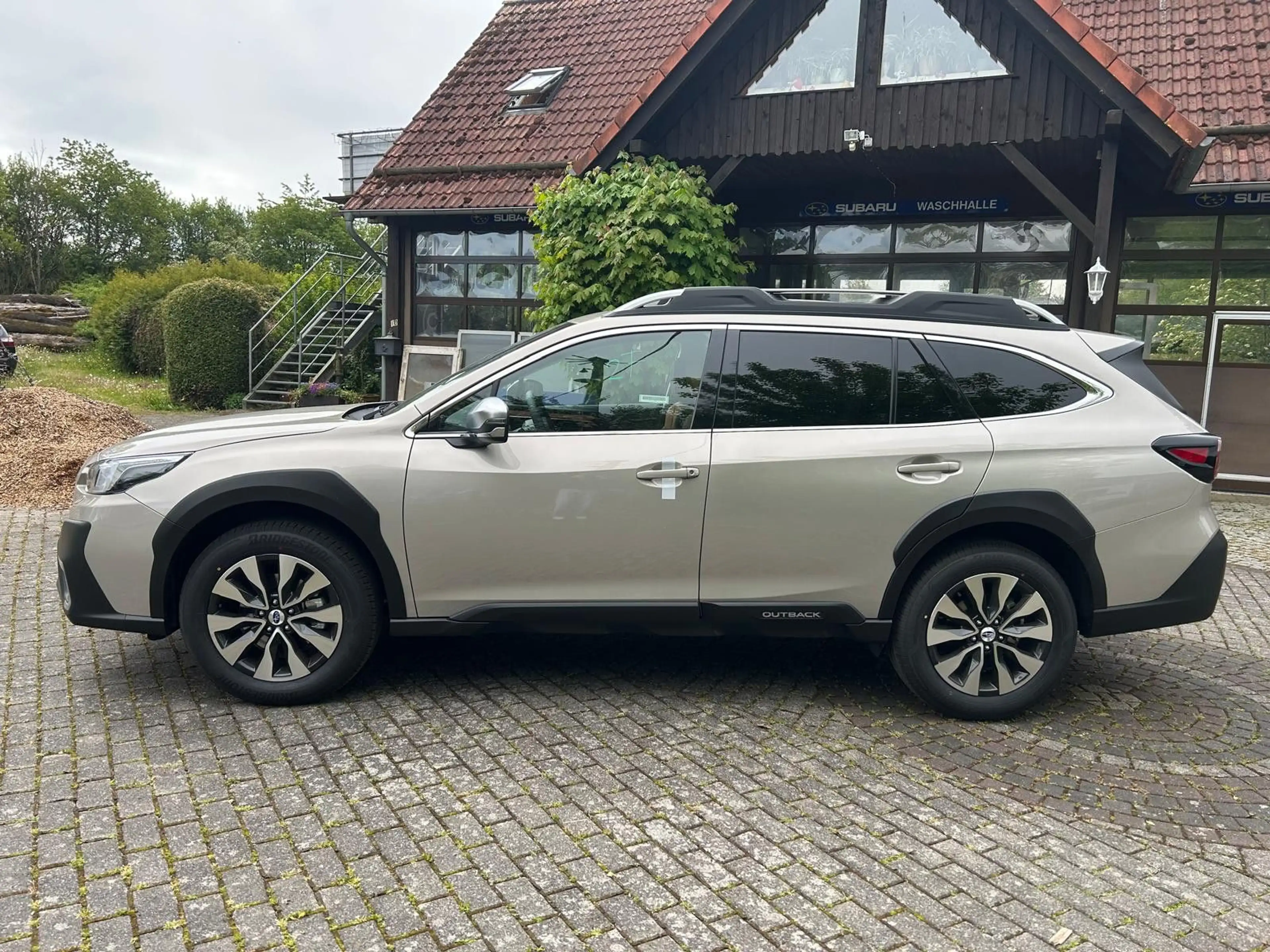 Subaru OUTBACK 2.5i Platinum Lineartronic Modell 2025 — photo 2