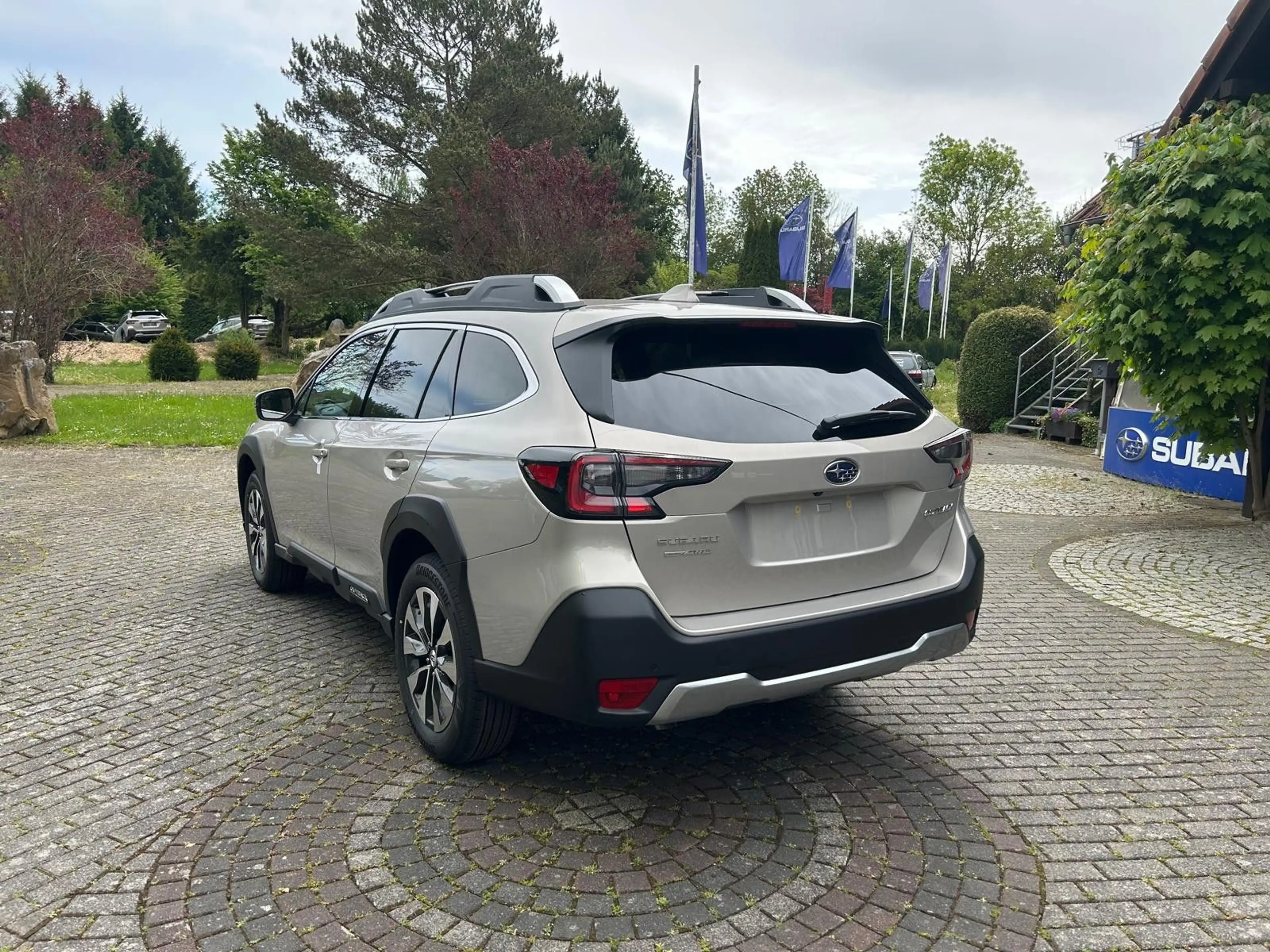 Subaru OUTBACK 2.5i Platinum Lineartronic Modell 2025 — photo 3