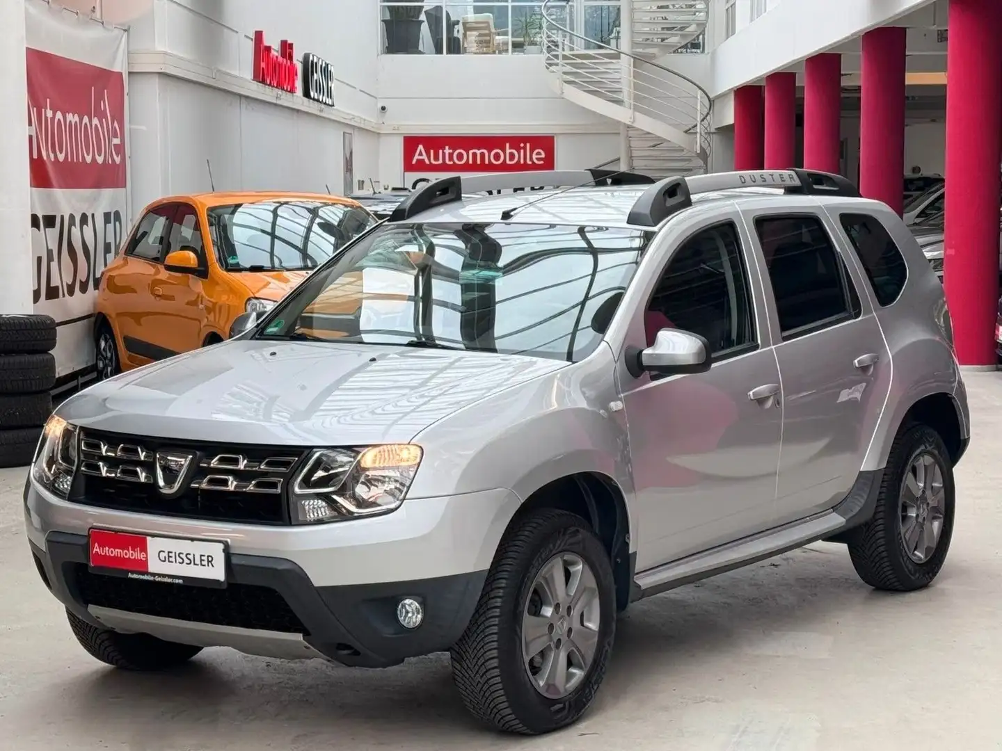 Dacia Duster LPG Prestige 4x2 NAVI+AHK+SITZHZG+PDC Silber - 1