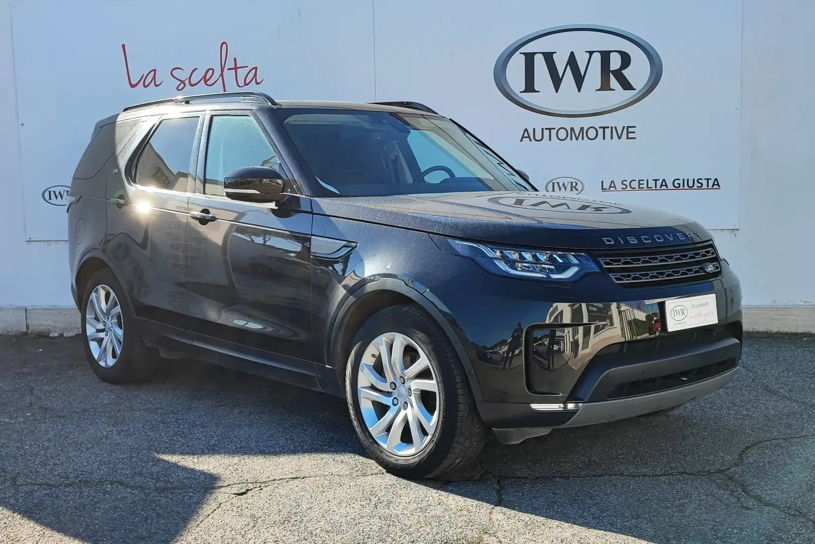 Land Rover Discovery Discovery 2.0 sd4 SE 240cv Fekete - 1