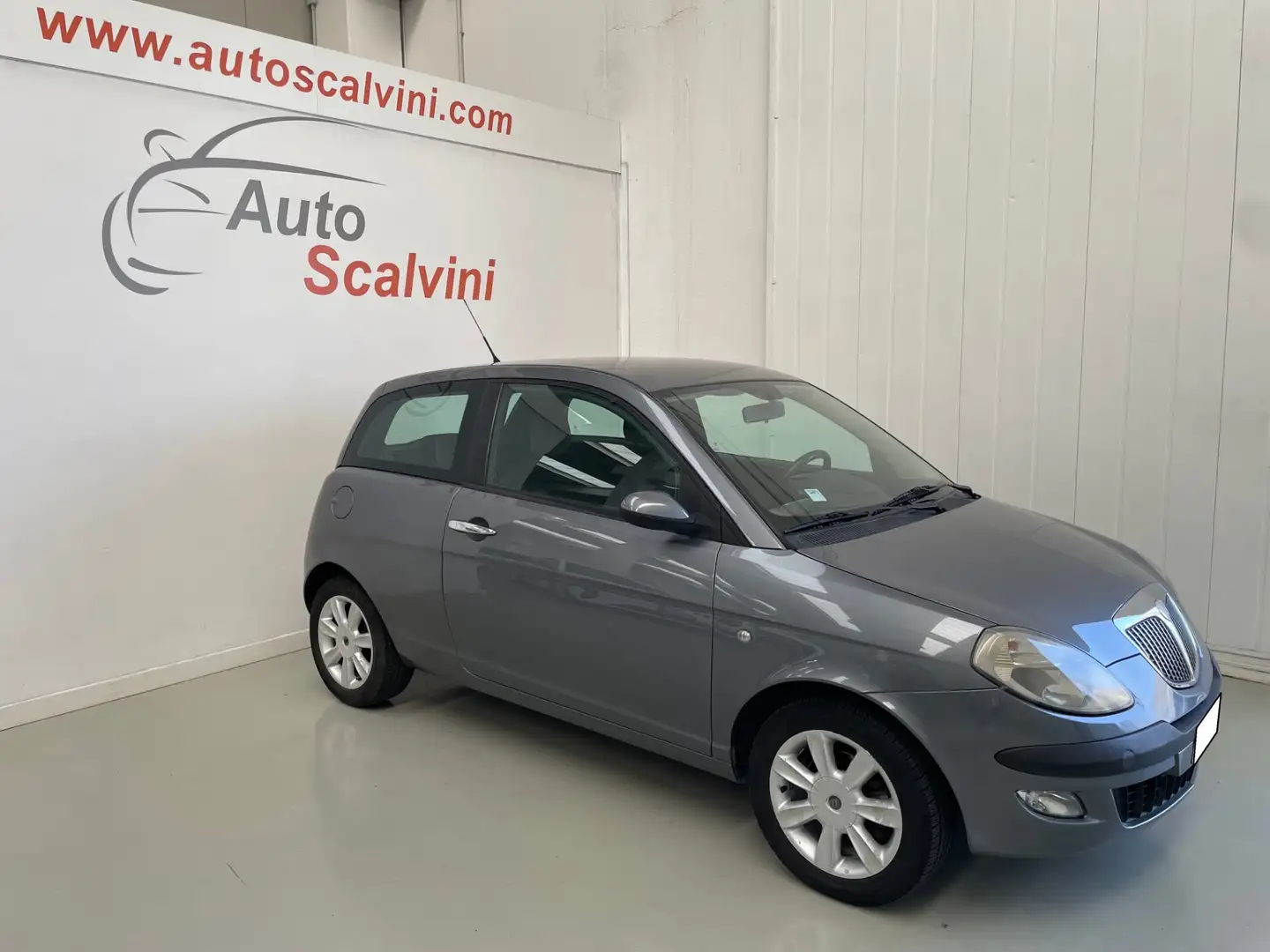 Lancia Ypsilon 1.3 Multijet 16V Gris - 1
