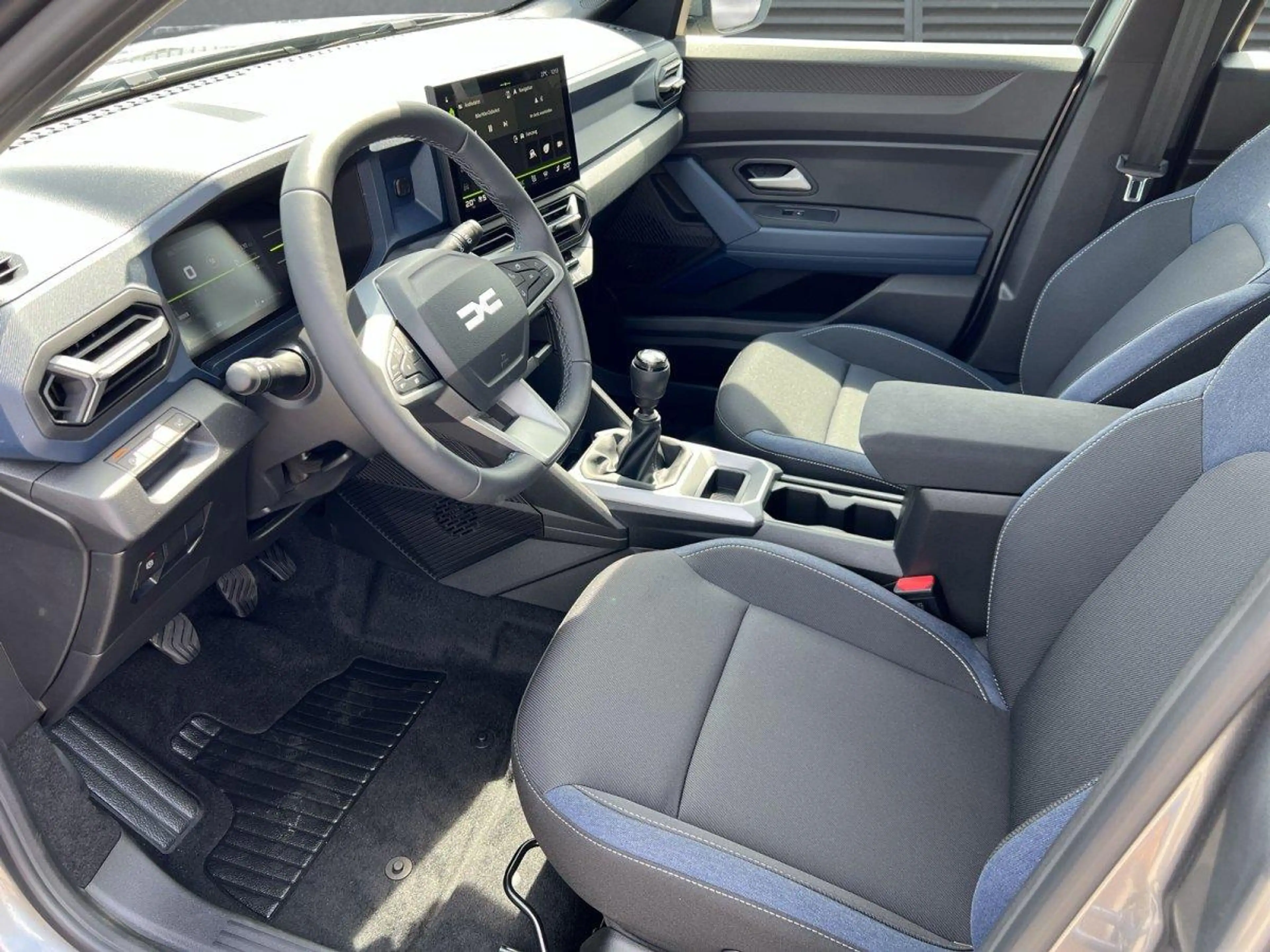Dacia Bigster Expression SHZ+RFK+Carplay TCe 140 103 kW (140 ... — photo 4