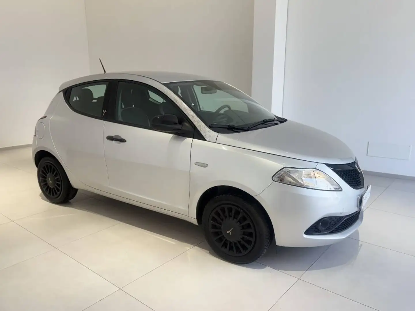 Lancia Ypsilon 1.2 Gold s&s 69cv my19 - 1