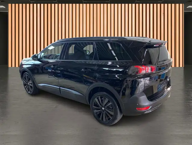 Peugeot 5008 view 9
