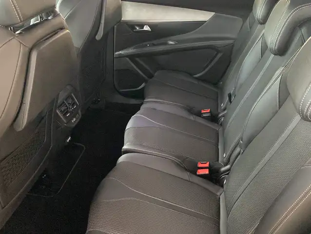Peugeot 5008 view 7