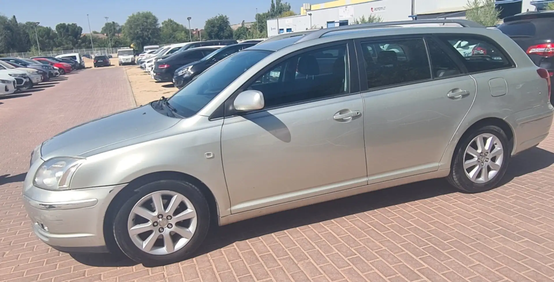 Toyota Avensis Wagon 1.8 VVT-i Sol Beige - 2